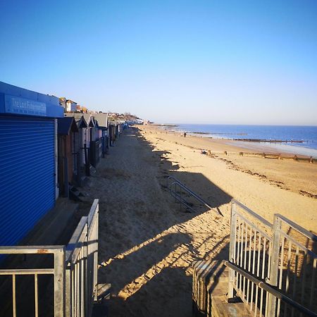 Lovely 2-Bed Caravan In Walton On The Naze Extérieur photo
