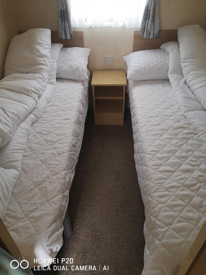 Lovely 2-Bed Caravan In Walton On The Naze Extérieur photo